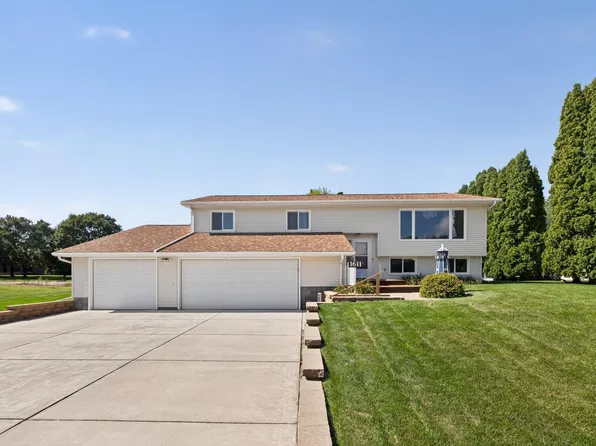 1611 N Oak St, Lake City, MN 55041