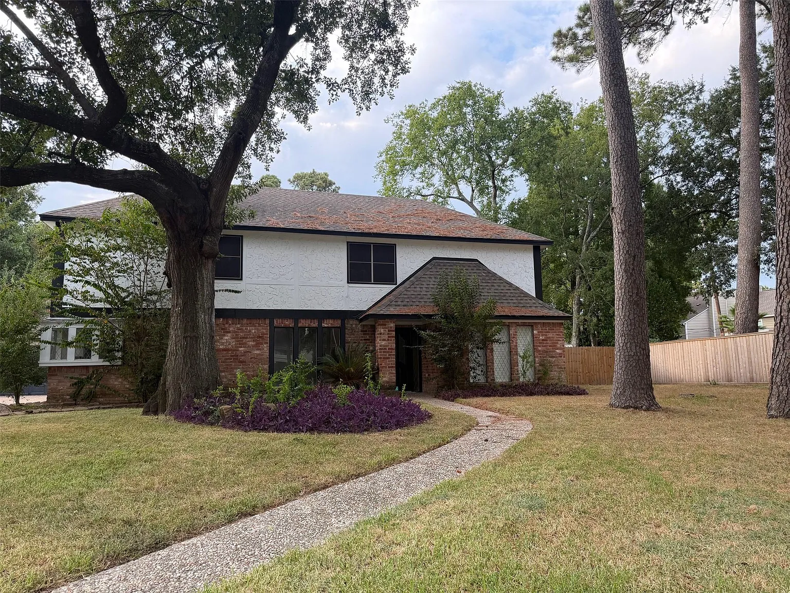 4 bed, 3.5 bath, 2743 sqft, $2,450 — Photo 1