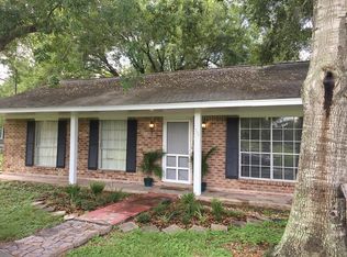 1322 Woodward St, Damon, TX 77430