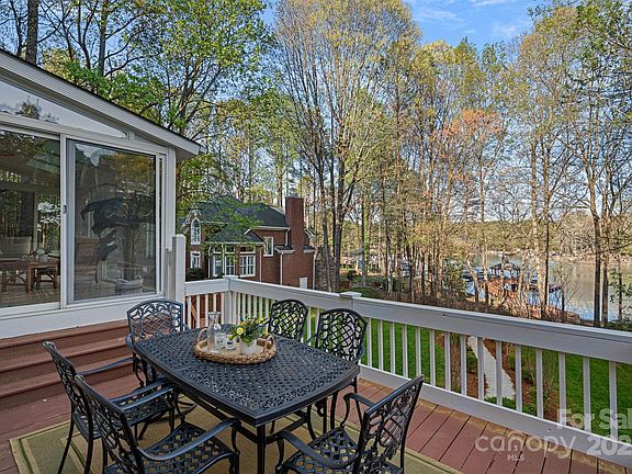 4th image of 193 Lake Mist Dr