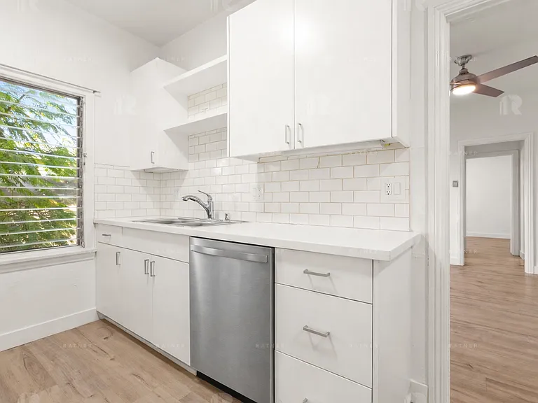 (El/Ga/Em:B) 414 N. Maple Drive — Photo 6