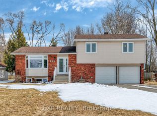 203 Stanley Cres, Russell, ON K4R1E5