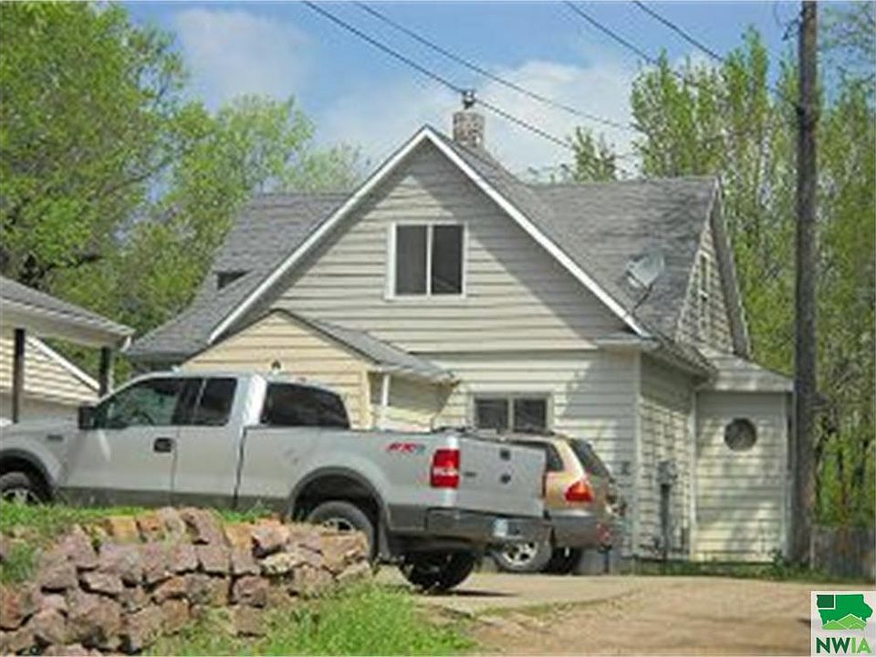2nd image of 1211 14th St