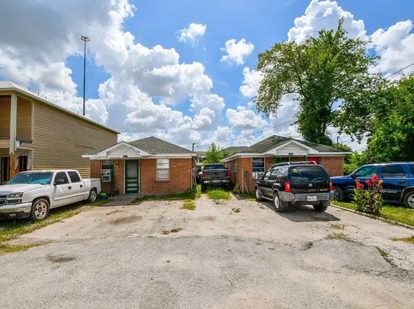 2828 Brackenridge St, Houston, TX 77026