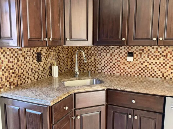 39 Raily Court image 4 of 10