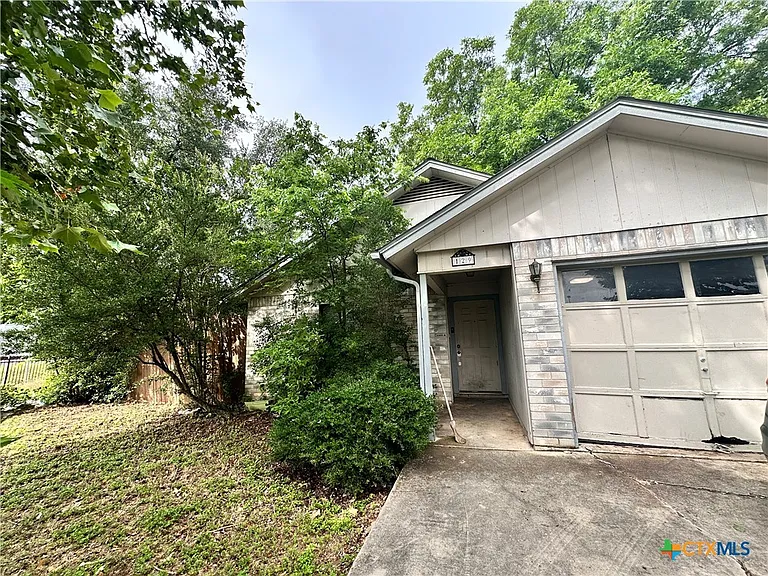 129 Riverside Dr — Photo 13
