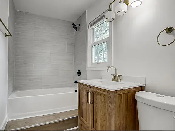 8419 Mercier St — Photo 5