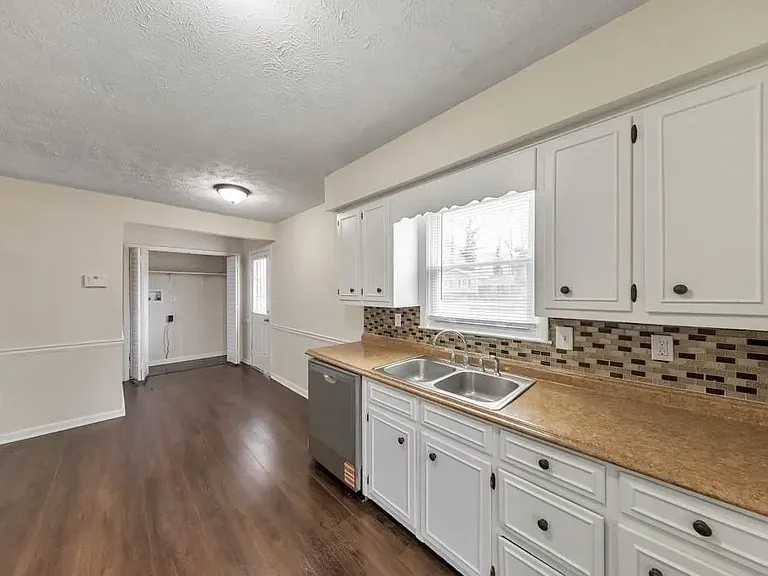 6675 Leisure Trl — Photo 16