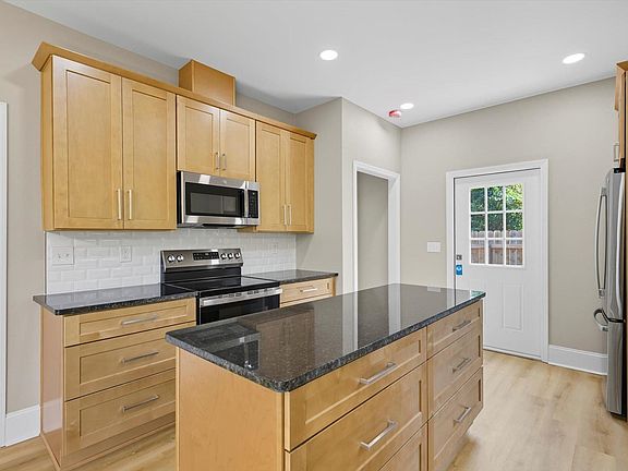 2nd image of 18 Greiners Ln
