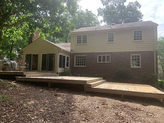 5th image of 154 Shasta Dr