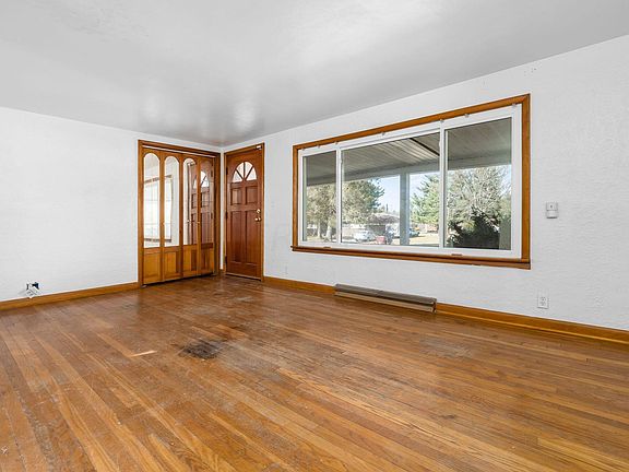 5th image of 39 Rosemary Ln SE