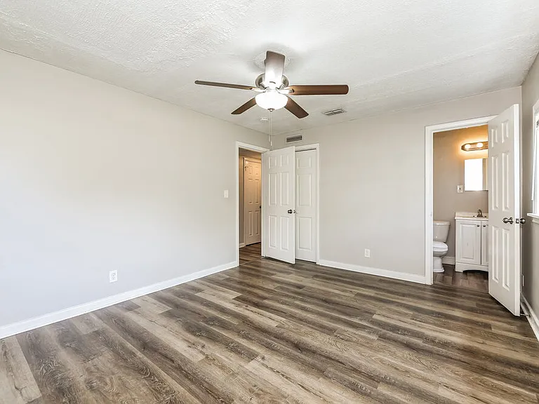 6511 Burgundy Rd S — Photo 11