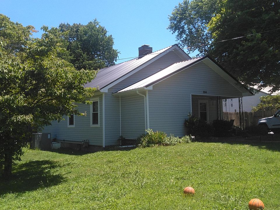 2nd image of 504 Duke St