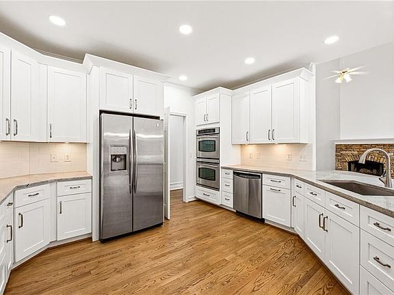 5th image of 1158 Queensgate Dr SE