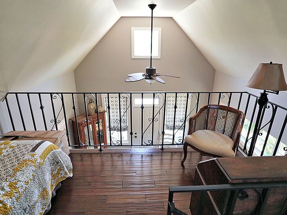 GUEST BEDROOM LOFT