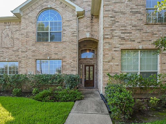 2nd image of 1006 Riverchase Dr