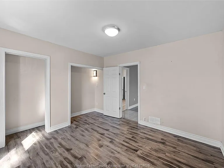 1156 Elm Ave #UPPER — Photo 9