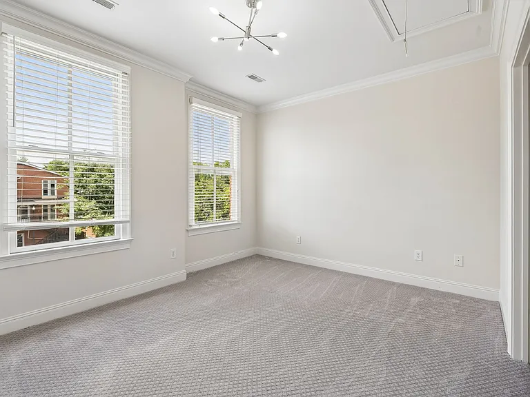 2110 Acklen Ave #101 — Photo 33