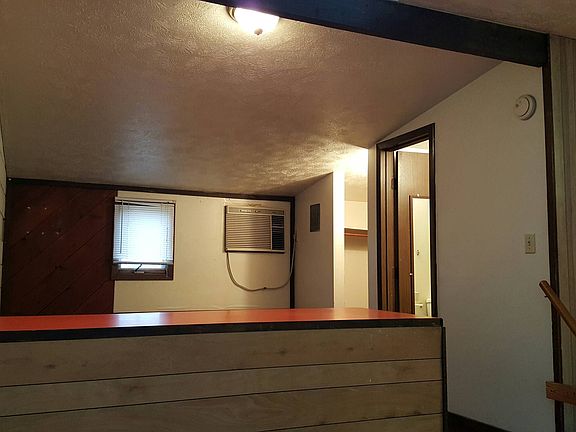 3rd image of 877 N 26th St APT 36