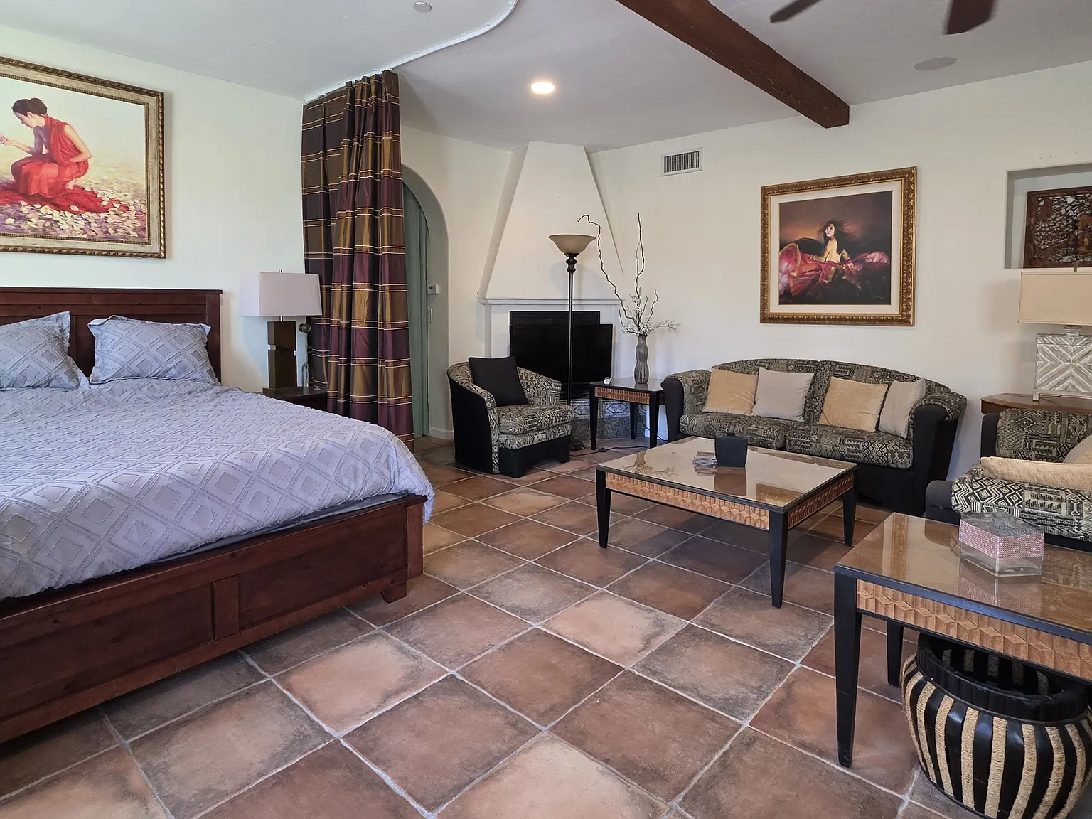 2 bed, 710 sqft, $2,400 — Photo 3