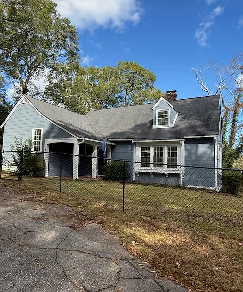 23 Gilmer Dr — Photo 1