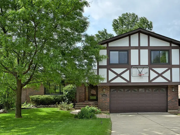 2125 W Haven St, Mount Prospect, IL 60056