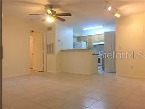 2 bed, 2.0 bath, 874 sqft, $1,595 — Photo 3