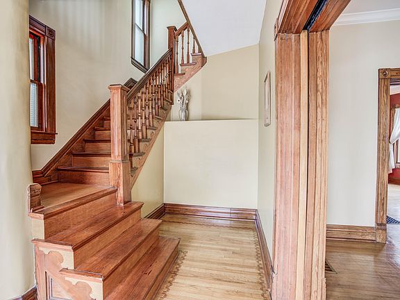 5th image of 1934 Deerwood Ave