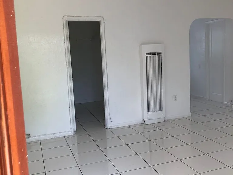 1735 Wiley St — Photo 3