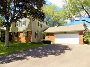 112 Weidner Rd, Buffalo Grove, IL 60089