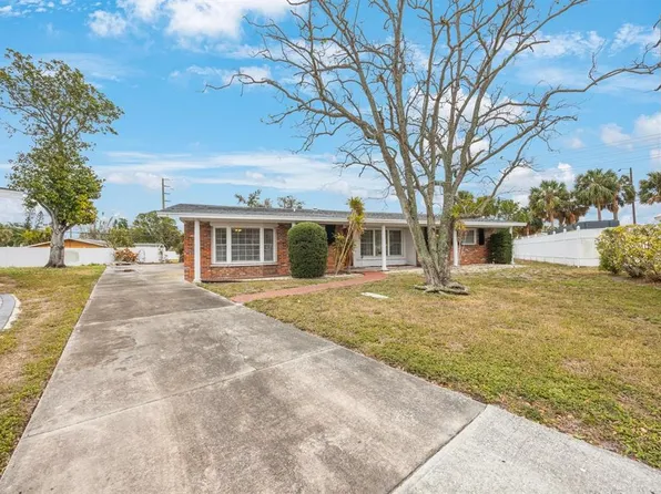 5290 38th Way S, Saint Petersburg, FL 33711