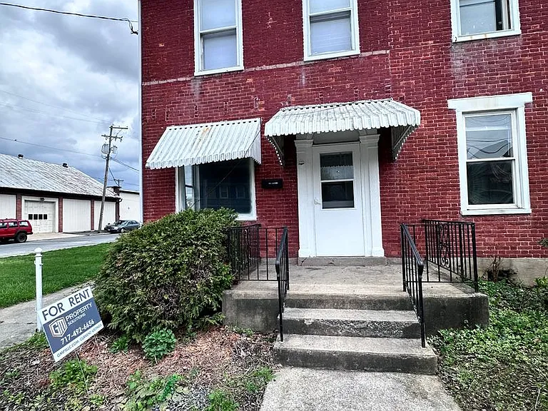 302-308 W Main St — Photo 23