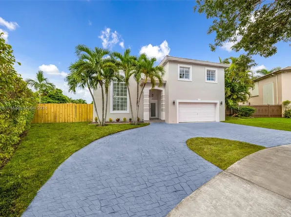 9055 NW 168th Ter, Miami Lakes, FL 33018