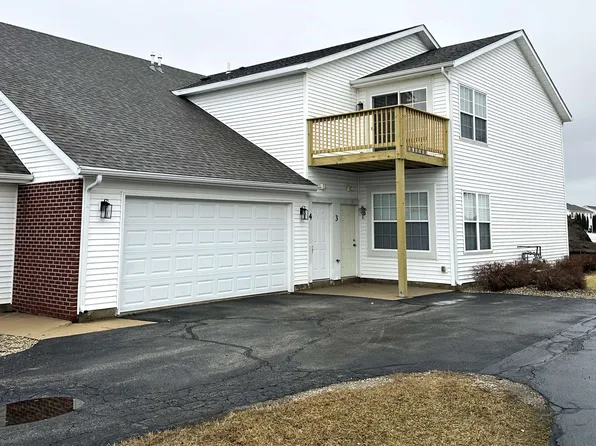 410 Pine White Rd, Roscoe, IL 61073