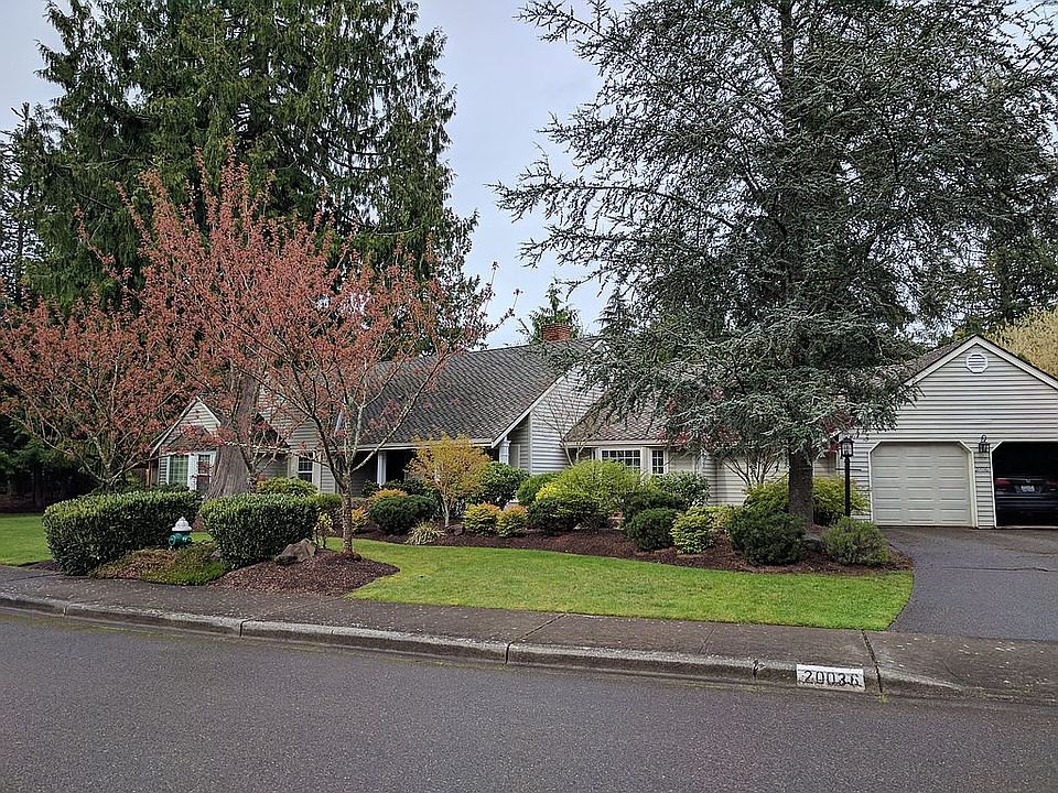 2nd image of 20036 NE 39th St