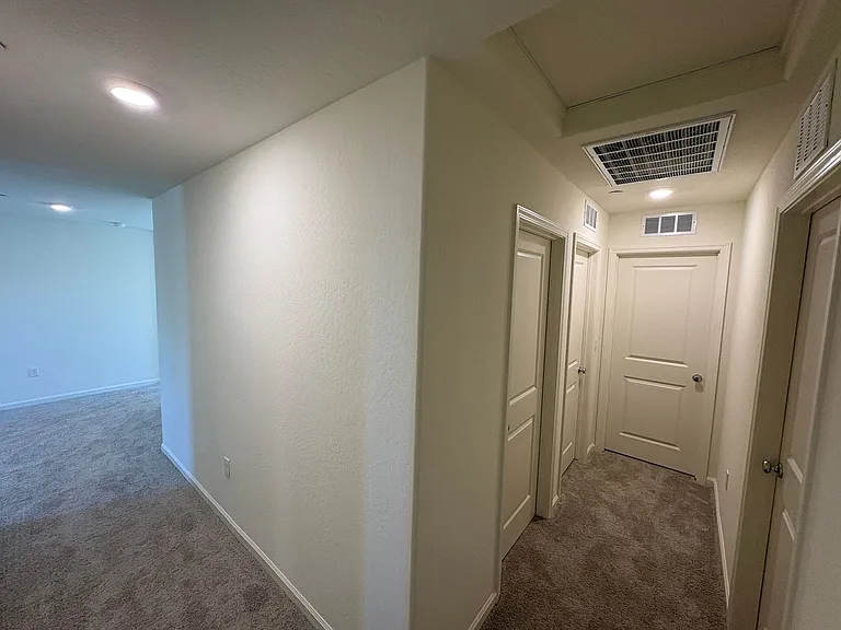 1900 Oaks Fall Ct — Photo 11