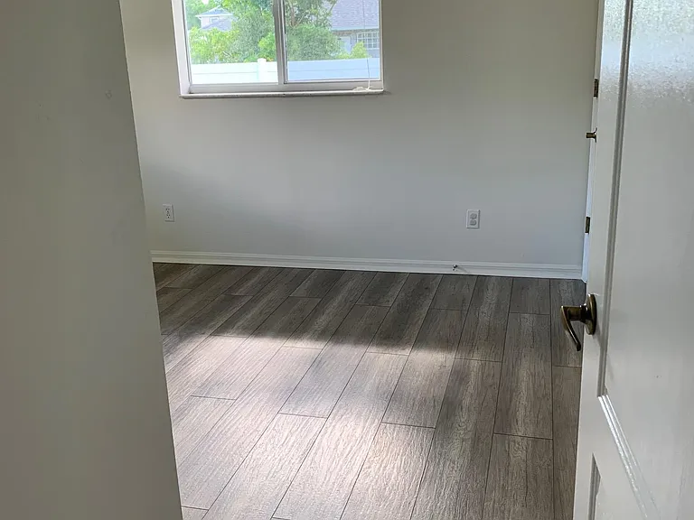 3002 SW 1st Ave — Photo 15