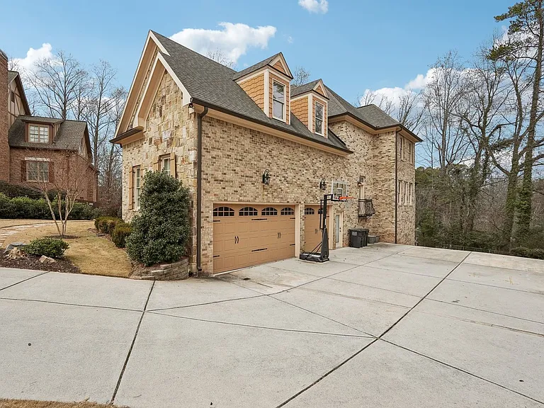 343 Summer Garden Dr — Photo 89