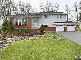 721 Village Rd, Oradell, NJ 07649