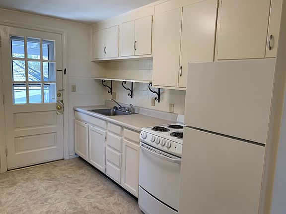 3rd image of 29 Turner St APT 4