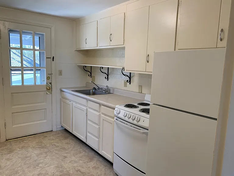 29 Turner St #4 — Photo 3