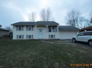 2542 North Rd SE, Warren, OH 44484