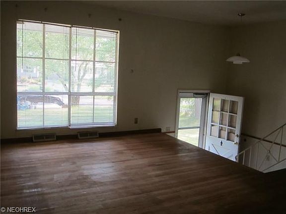 2nd image of 8143 Venice Dr NE