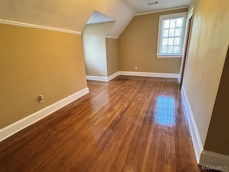 105 Arlington Rd #B — Photo 7