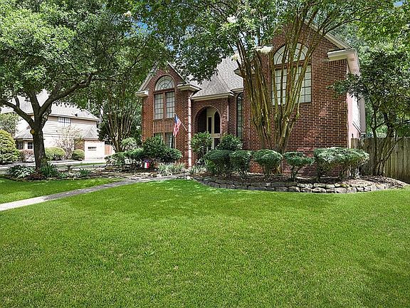 4th image of 5211 Maple Terrace Dr