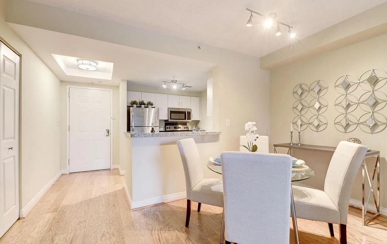 1 bed, 682 sqft, $2,390 — Photo 4