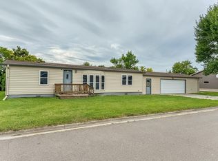506 E 9th Ave, Groton, SD 57445