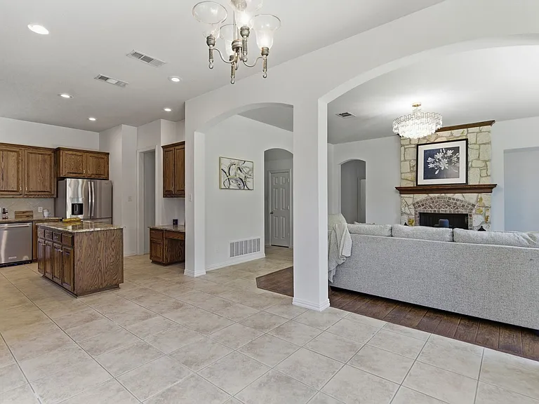 2437 Fawn Meadow Dr — Photo 9