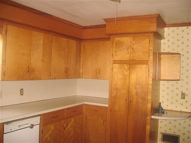 2nd image of 245 Park Ave