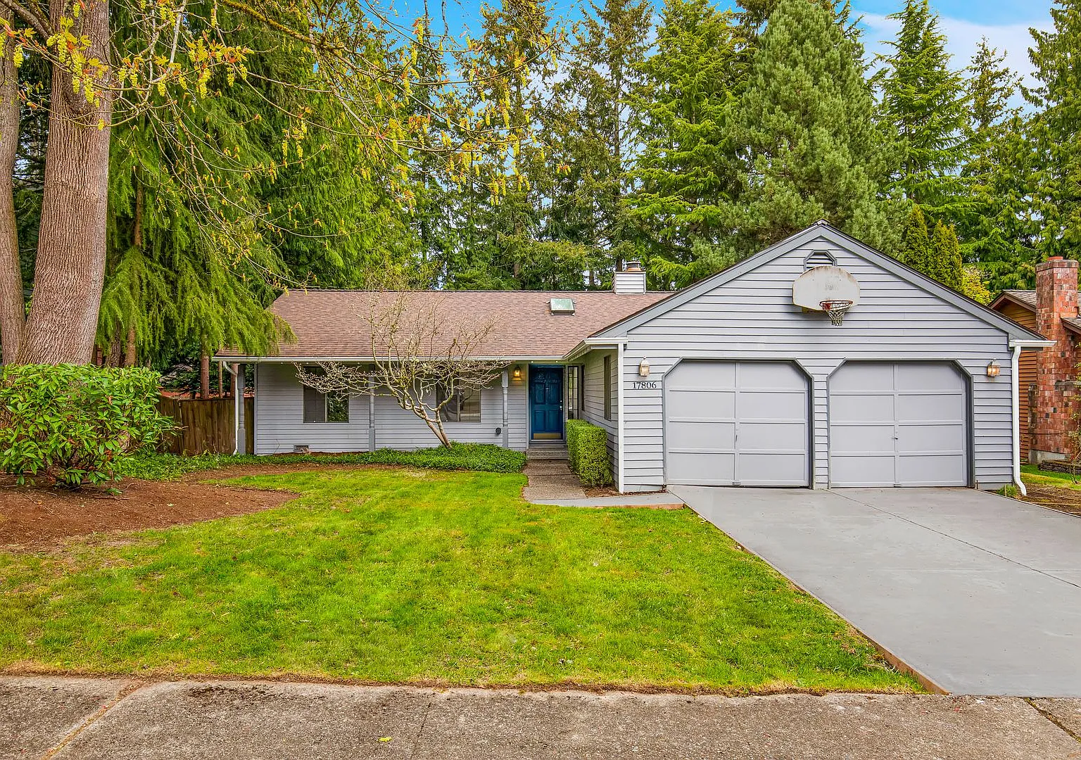 3 Bedroom Rambler in Education Hill — Photo 2